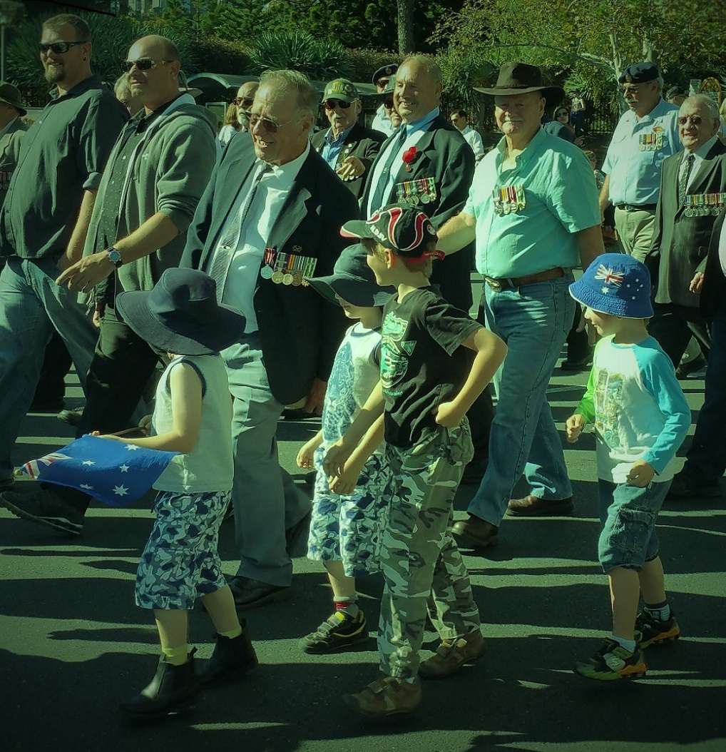 adelaide_young_children_anzac_day_2016