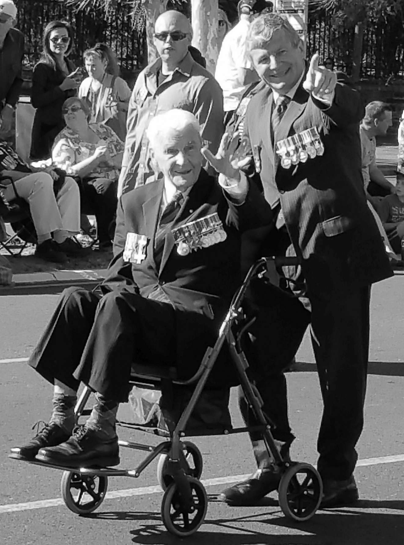 adelaide_anzac_day_old_soldier_wheel_chair