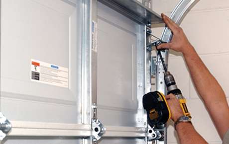 smooth_operating_garagedoors2 Garage Door Repairs